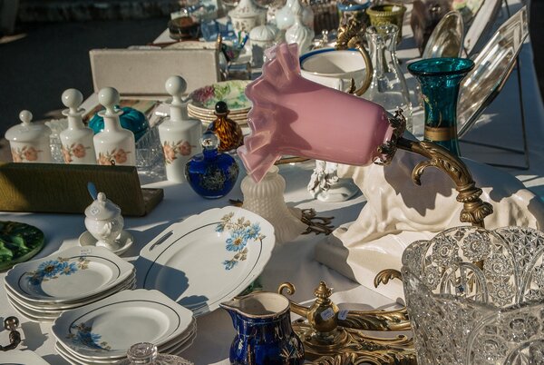 Bild vergr&ouml;&szlig;ern: Flohmarkt